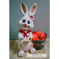 雙喜雪白兔兔--紅領巾盆栽造型